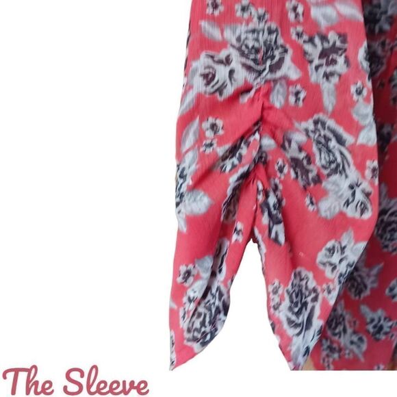  TORRID Plus Size Floral Print Ruched Chiffon Pintuck Top. - Picture 5 of 16